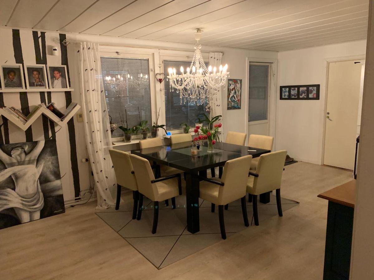 Own Room With Big Bed In A Big House! Luleå Exterior foto